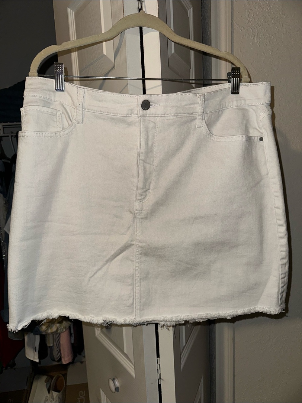 a.n.a White Denim Mini Skirt with Frayed Hem